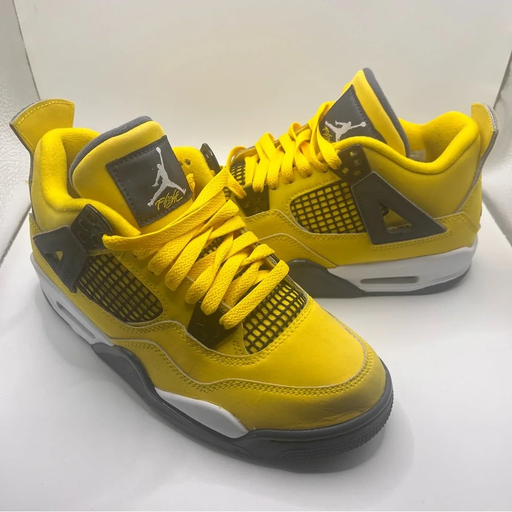 Air Jordan 4 Lightning 2021 GS 5.5Y‎ Tour Yellow Hype Streetwear Sneaker
